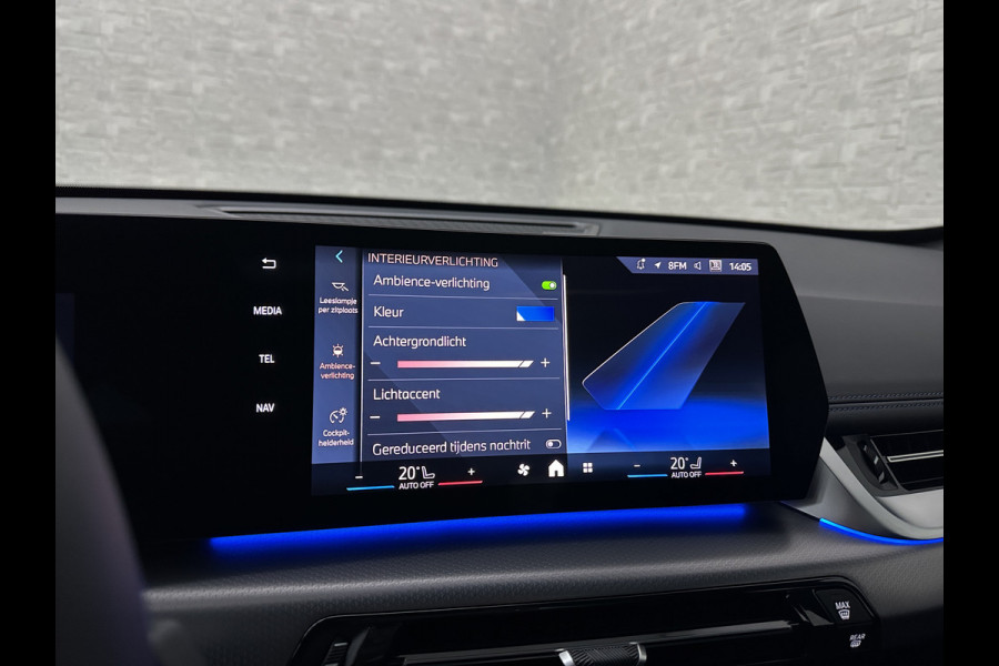 BMW X1 18i M-Sport | Panorama | Sportstoelen | Keyless-Entry | Sfeerverlichting | Achteruitrij-Camera | 5x op voorraad | Carplay | Full-LED | Black-Optic | Getint Glas | Stoelverwarming | Draadloos Laden |