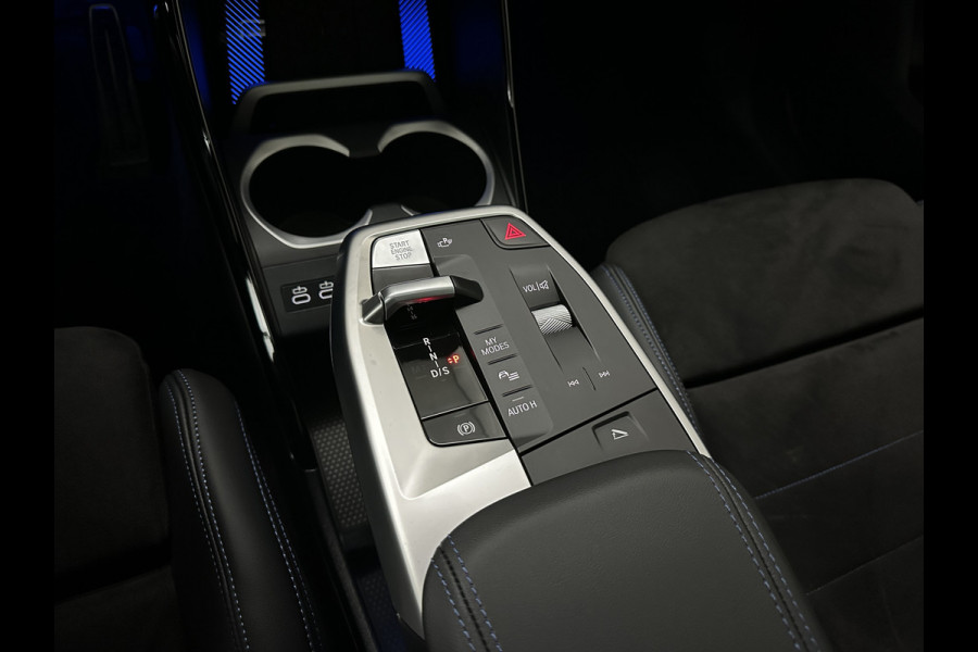 BMW X1 18i M-Sport | Panorama | Sportstoelen | Keyless-Entry | Sfeerverlichting | Achteruitrij-Camera | 5x op voorraad | Carplay | Full-LED | Black-Optic | Getint Glas | Stoelverwarming | Draadloos Laden |