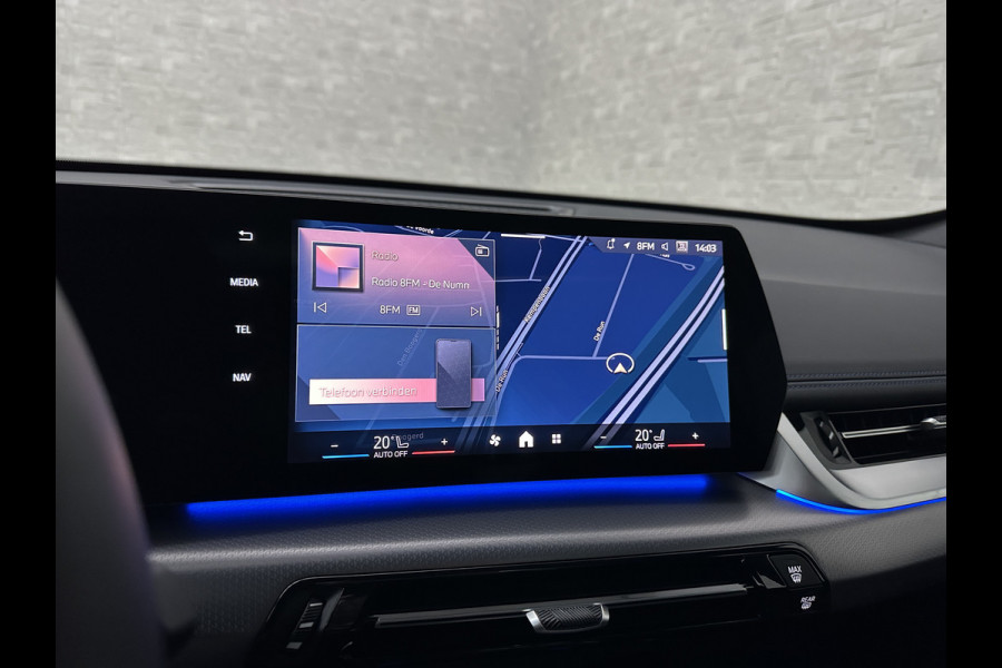 BMW X1 18i M-Sport | Panorama | Sportstoelen | Keyless-Entry | Sfeerverlichting | Achteruitrij-Camera | 5x op voorraad | Carplay | Full-LED | Black-Optic | Getint Glas | Stoelverwarming | Draadloos Laden |