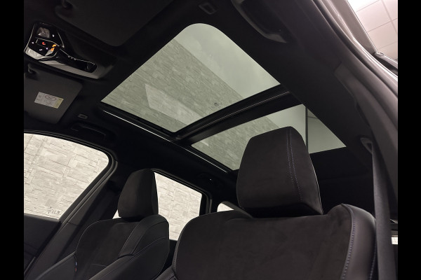 BMW X1 18i M-Sport | Panorama | Sportstoelen | Keyless-Entry | Sfeerverlichting | Achteruitrij-Camera | 5x op voorraad! | Carplay | Full-LED | Black-Optic | Getint Glas | Stoelverwarming | Draadloos Laden |