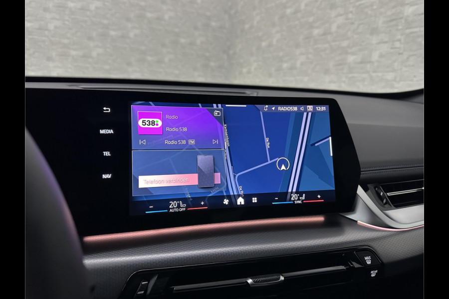 BMW X1 18i M-Sport | Panorama | Sportstoelen | Keyless-Entry | Sfeerverlichting | Achteruitrij-Camera | 5x op voorraad! | Carplay | Full-LED | Black-Optic | Getint Glas | Stoelverwarming | Draadloos Laden |