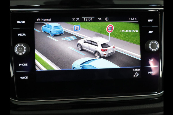 Volkswagen T-Roc 1.5 TSI Sport 150 PK DSG | Navigatie | Black Style pakket | Parkeercamera |