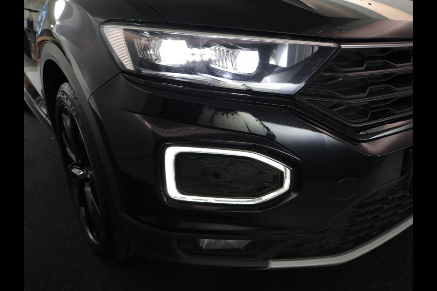 Volkswagen T-Roc 1.5 TSI Sport 150 PK DSG | Navigatie | Black Style pakket | Parkeercamera |