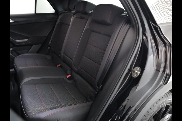 Volkswagen T-Roc 1.5 TSI Sport 150 PK DSG | Navigatie | Black Style pakket | Parkeercamera |