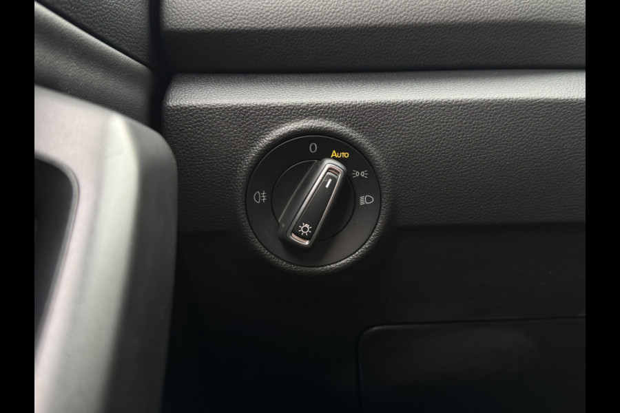 Volkswagen T-Roc TSI 115PK LIFE GOAL EDITION NAVI/CARPLAY/STOELVERWARMING/ FABRIEKSGARANTIE