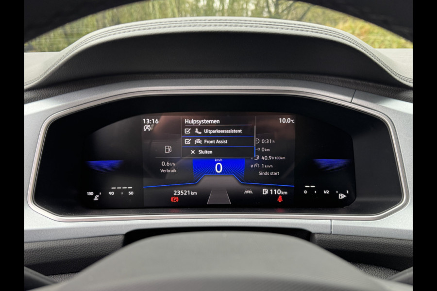 Volkswagen T-Roc TSI 115PK LIFE GOAL EDITION NAVI/CARPLAY/STOELVERWARMING/ FABRIEKSGARANTIE