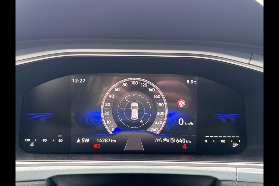 Volkswagen T-Roc TSI 115PK LIFE GOAL EDITION NAVI/CARPLAY/STOELVERWARMING/ FABRIEKSGARANTIE