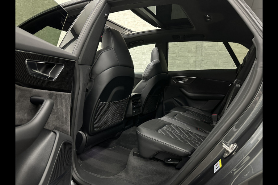 Audi SQ8 Q8 RSQ8 4.0 V8 | RS-Stoelen | Panorama | Massage | Ventilatie | 23'' | B&O Sound | Trekhaak | Bovag Garantie | Carbon | Luchtvering | Black-Optic | Nw.Pr, 220733,=  | Memory | Leder | Matrix-LED | Carplay | 57800,= ex bpm en btw export | BTW Auto 81300,= ex btw.
