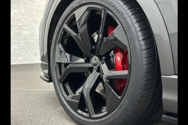 Audi SQ8 Q8 RSQ8 4.0 V8 | RS-Stoelen | Panorama | Massage | Ventilatie | 23'' | B&O Sound | Trekhaak | Bovag Garantie | Carbon | Luchtvering | Black-Optic | Nw.Pr, 220733,=  | Memory | Leder | Matrix-LED | Carplay | 57800,= ex bpm en btw export | BTW Auto 81300,= ex btw.