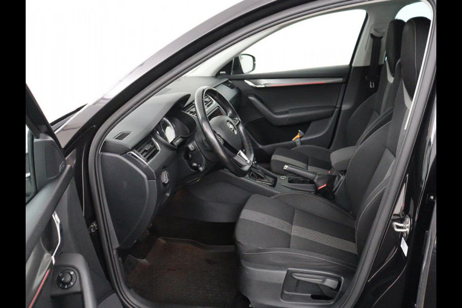 Škoda Octavia 1.5 TSI Style | Sportstoelen | Trekhaak | Stoelverwarming | Adaptive cruise | Carplay | Navigatie | Sfeerverlichting | Full LED | Canton Sound | Climate control