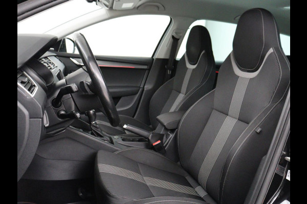 Škoda Octavia 1.5 TSI Style | Sportstoelen | Trekhaak | Stoelverwarming | Adaptive cruise | Carplay | Navigatie | Sfeerverlichting | Full LED | Canton Sound | Climate control