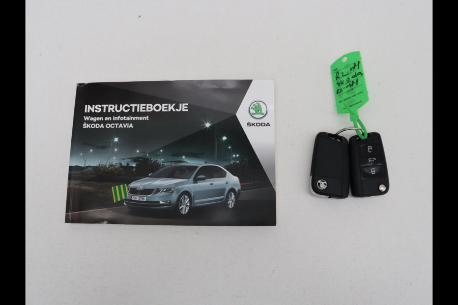 Škoda Octavia 1.5 TSI Style | Sportstoelen | Trekhaak | Stoelverwarming | Adaptive cruise | Carplay | Navigatie | Sfeerverlichting | Full LED | Canton Sound | Climate control