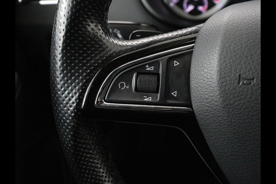 Škoda Octavia 1.5 TSI Style | Sportstoelen | Trekhaak | Stoelverwarming | Adaptive cruise | Carplay | Navigatie | Sfeerverlichting | Full LED | Canton Sound | Climate control