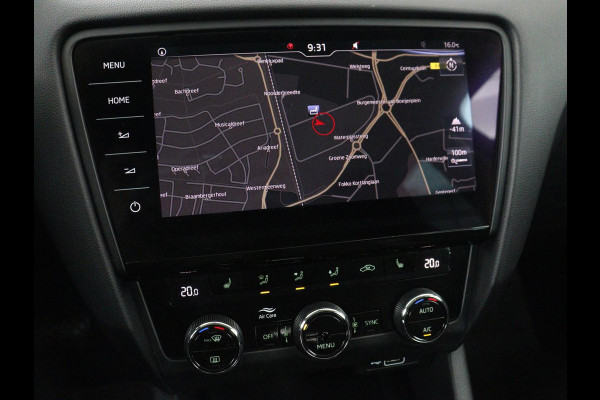 Škoda Octavia 1.5 TSI Style | Sportstoelen | Trekhaak | Stoelverwarming | Adaptive cruise | Carplay | Navigatie | Sfeerverlichting | Full LED | Canton Sound | Climate control