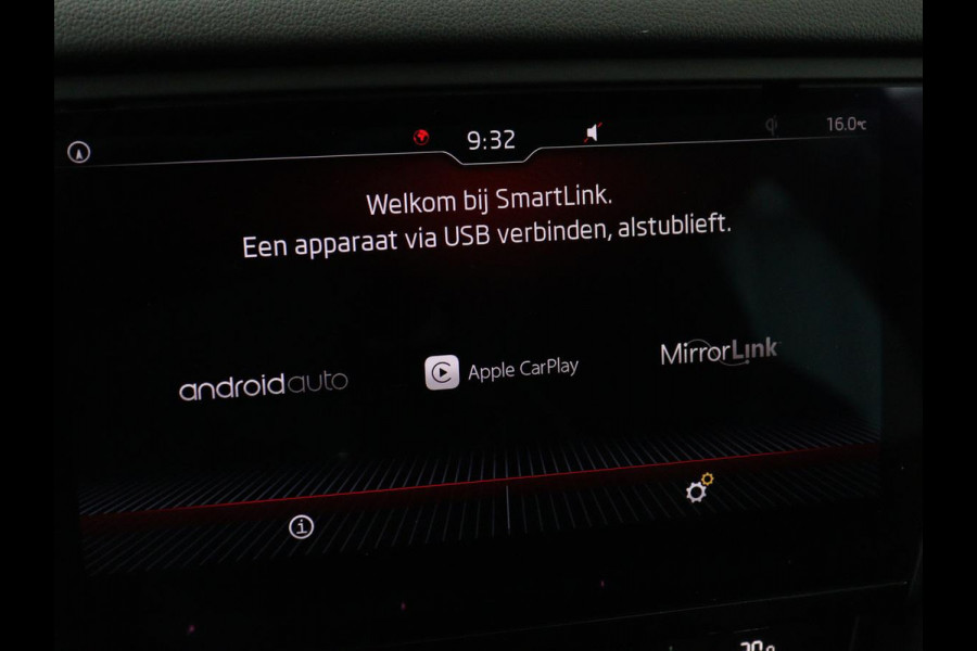 Škoda Octavia 1.5 TSI Style | Sportstoelen | Trekhaak | Stoelverwarming | Adaptive cruise | Carplay | Navigatie | Sfeerverlichting | Full LED | Canton Sound | Climate control