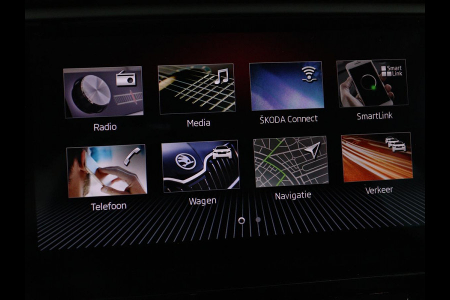 Škoda Octavia 1.5 TSI Style | Sportstoelen | Trekhaak | Stoelverwarming | Adaptive cruise | Carplay | Navigatie | Sfeerverlichting | Full LED | Canton Sound | Climate control