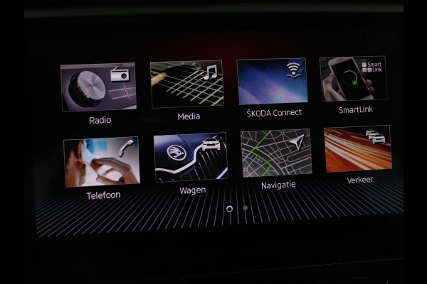 Škoda Octavia 1.5 TSI Style | Sportstoelen | Trekhaak | Stoelverwarming | Adaptive cruise | Carplay | Navigatie | Sfeerverlichting | Full LED | Canton Sound | Climate control