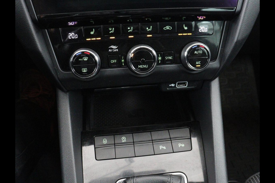 Škoda Octavia 1.5 TSI Style | Sportstoelen | Trekhaak | Stoelverwarming | Adaptive cruise | Carplay | Navigatie | Sfeerverlichting | Full LED | Canton Sound | Climate control