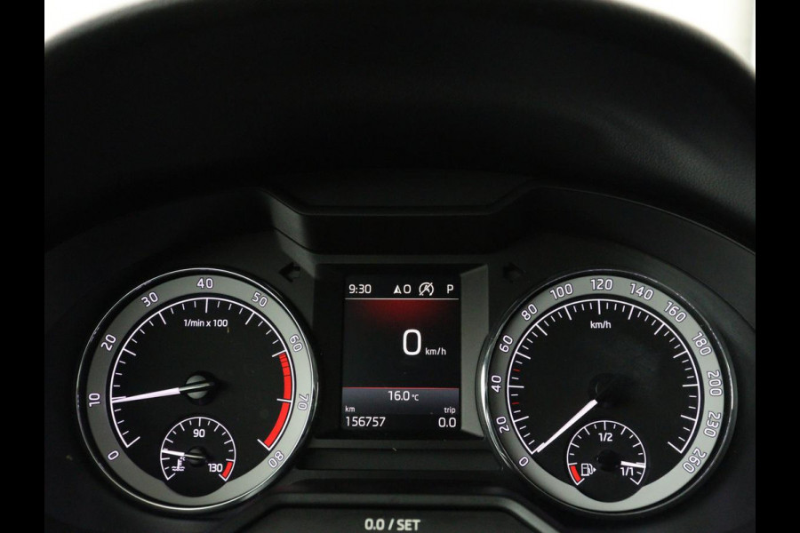 Škoda Octavia 1.5 TSI Style | Sportstoelen | Trekhaak | Stoelverwarming | Adaptive cruise | Carplay | Navigatie | Sfeerverlichting | Full LED | Canton Sound | Climate control