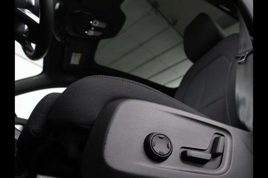 Volvo C40 Recharge Twin Intro Edition 78 kWh | Panoramadak | 360 Camera | Stoelverwarming | Harman/Kardon | Warmtepomp | Adaptive cruise | Matrix LED | Carplay | Memory | Stuurverwarming