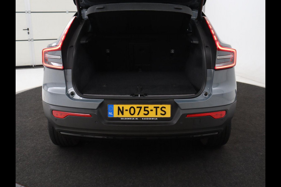 Volvo C40 Recharge Twin Intro Edition 78 kWh | Panoramadak | 360 Camera | Stoelverwarming | Harman/Kardon | Warmtepomp | Adaptive cruise | Matrix LED | Carplay | Memory | Stuurverwarming