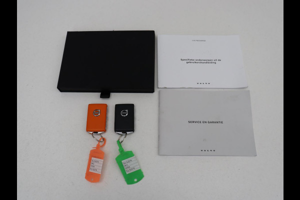 Volvo C40 Recharge Twin Intro Edition 78 kWh | Panoramadak | 360 Camera | Stoelverwarming | Harman/Kardon | Warmtepomp | Adaptive cruise | Matrix LED | Carplay | Memory | Stuurverwarming