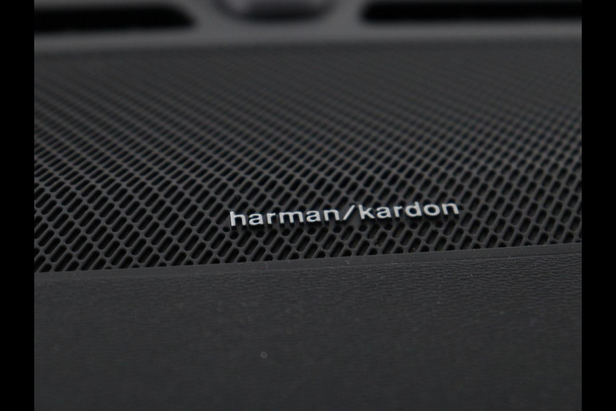 Volvo C40 Recharge Twin Intro Edition 78 kWh | Panoramadak | 360 Camera | Stoelverwarming | Harman/Kardon | Warmtepomp | Adaptive cruise | Matrix LED | Carplay | Memory | Stuurverwarming