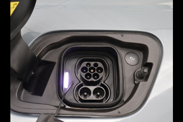 Volvo C40 Recharge Twin Intro Edition 78 kWh | Panoramadak | 360 Camera | Stoelverwarming | Harman/Kardon | Warmtepomp | Adaptive cruise | Matrix LED | Carplay | Memory | Stuurverwarming