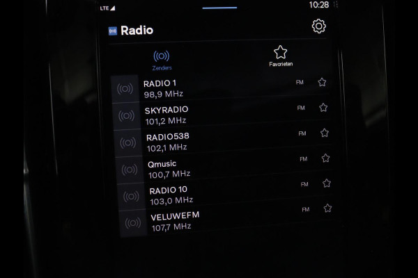 Volvo C40 Recharge Twin Intro Edition 78 kWh | Panoramadak | 360 Camera | Stoelverwarming | Harman/Kardon | Warmtepomp | Adaptive cruise | Matrix LED | Carplay | Memory | Stuurverwarming