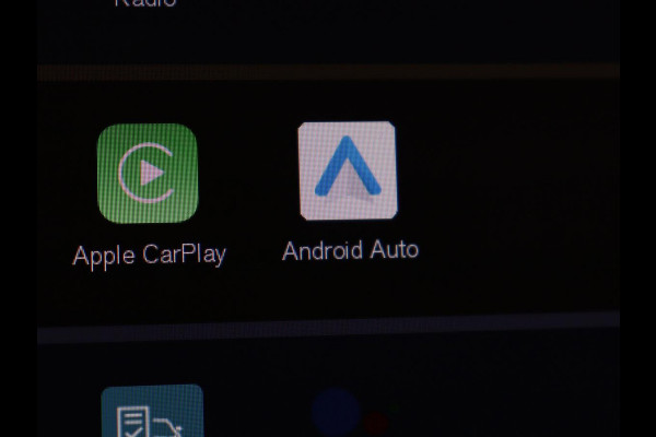 Volvo C40 Recharge Twin Intro Edition 78 kWh | Panoramadak | 360 Camera | Stoelverwarming | Harman/Kardon | Warmtepomp | Adaptive cruise | Matrix LED | Carplay | Memory | Stuurverwarming