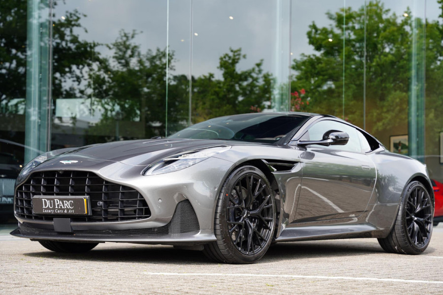 Aston Martin DB12 4.0 V8 / NL-Auto / B&W / Carbon