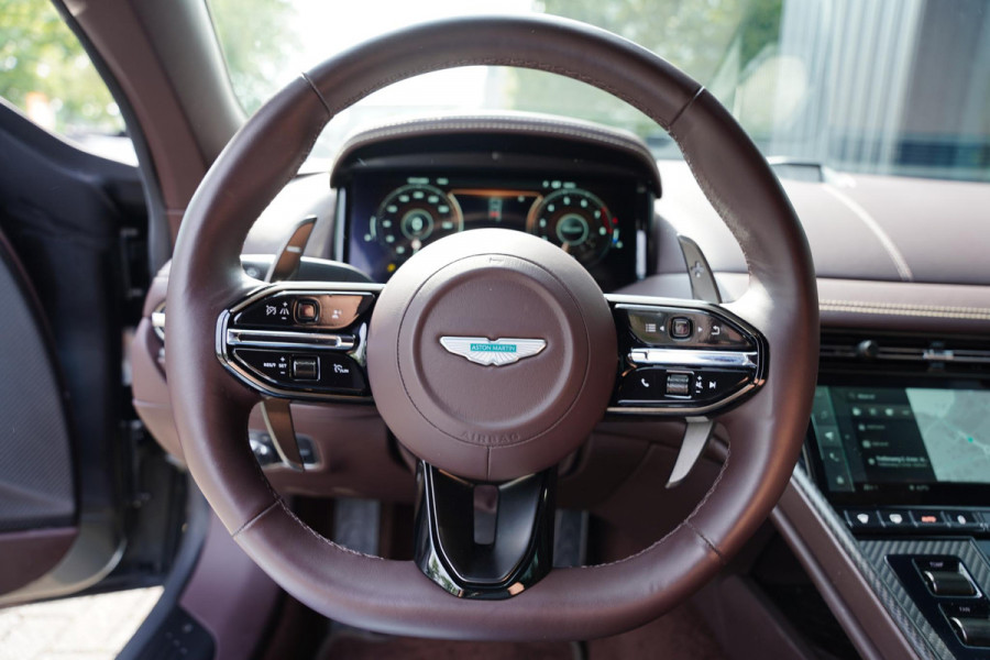 Aston Martin DB12 4.0 V8 / NL-Auto / B&W / Carbon