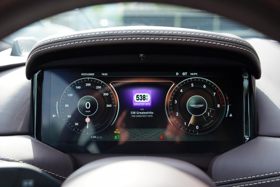 Aston Martin DB12 4.0 V8 / NL-Auto / B&W / Carbon