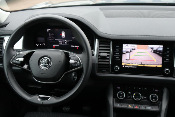Škoda Kodiaq 1.5 TSI Business Edition 7persoons org.NL el.trekhaak camera digi-dashboard