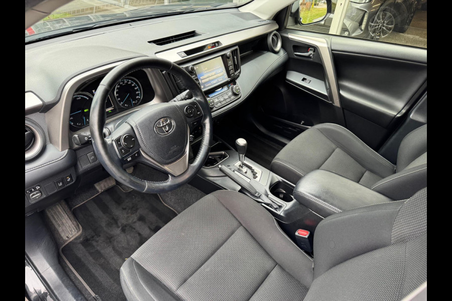 Toyota RAV4 2.5 Hybrid Style | Trekhaak, 18 inch, Stoel + Stuurverwarming, Keyless, Navigatie, Elektrische achterklep