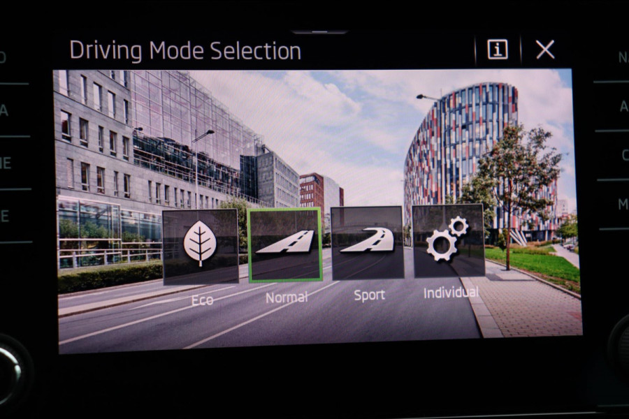 Škoda Kodiaq 1.5 TSI Sportline Bus org. NL-auto camera el.klep stoel+stuurverw canton