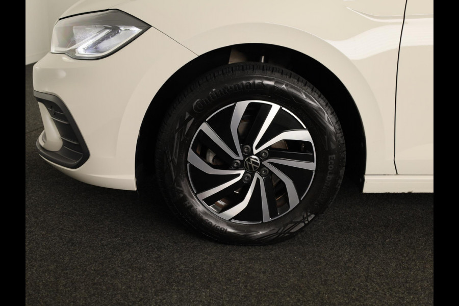 Volkswagen Polo 1.0 TSI Life 95 PK | Navigatie via app | LM velgen | Airco |