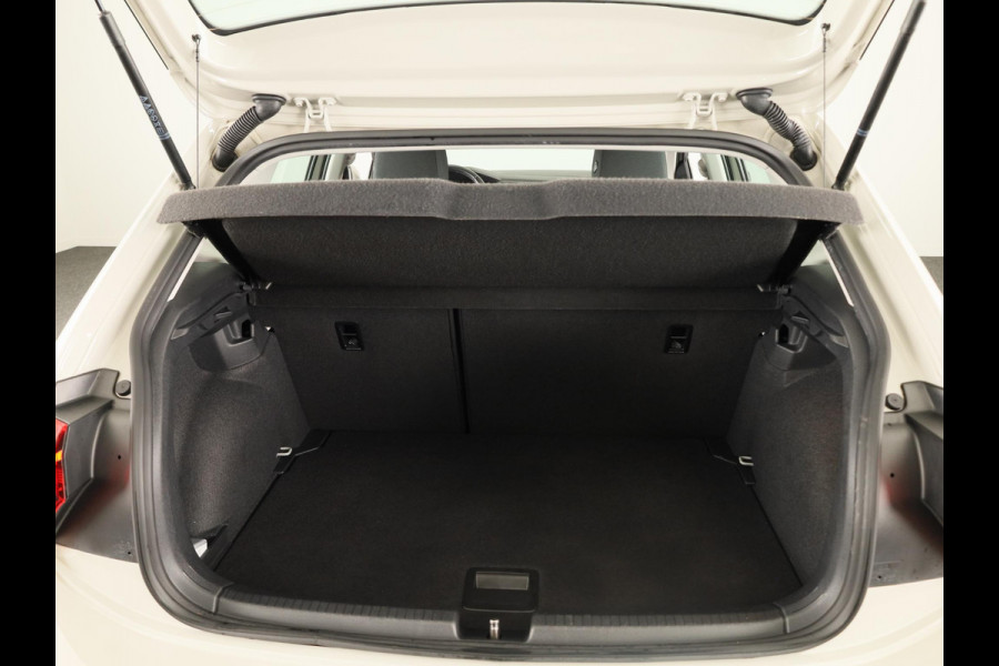 Volkswagen Polo 1.0 TSI Life 95 PK | Navigatie via app | LM velgen | Airco |