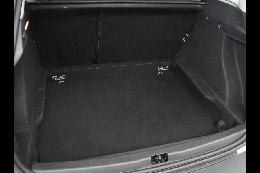 Renault Clio 0.9 TCe Limited | Half leder | Climate control | Navigatie | Keyless | Cruise control | Bluetooth | Parkeerhulp