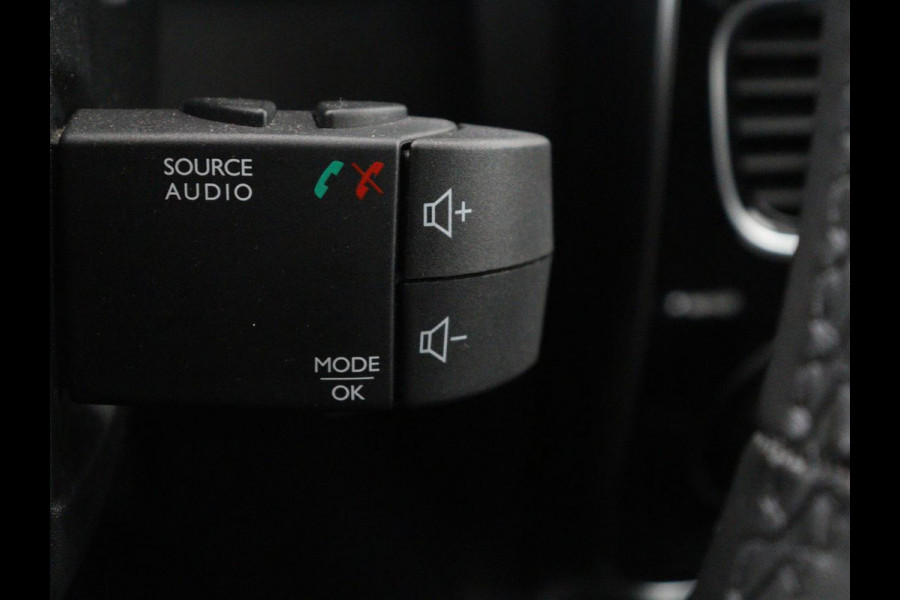 Renault Clio 0.9 TCe Limited | Half leder | Climate control | Navigatie | Keyless | Cruise control | Bluetooth | Parkeerhulp