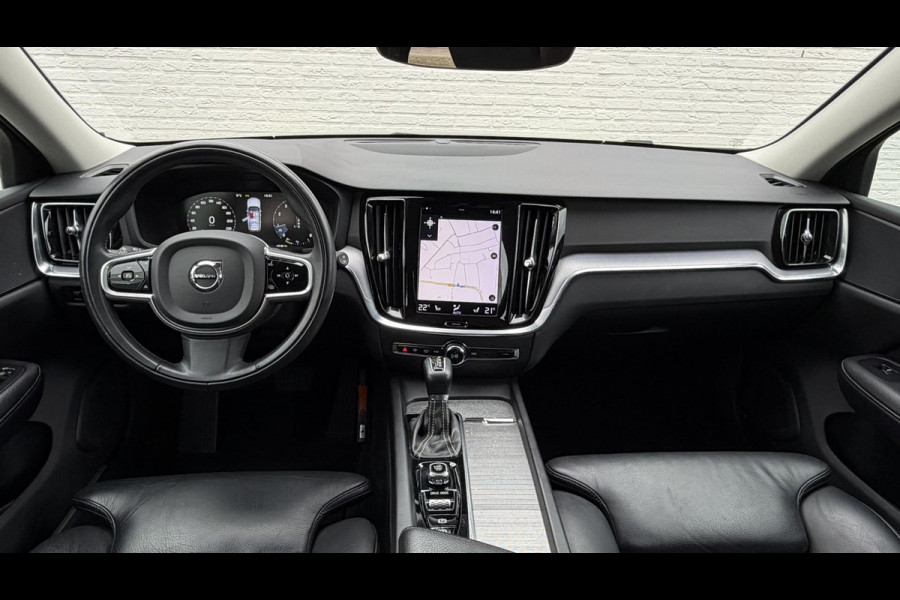 Volvo V60 2.0 T5 Aut. Stoelverwarming V+A Carplay Trekhaak Leder Cruise Camera Pdc Navi Led Elek. A-klep