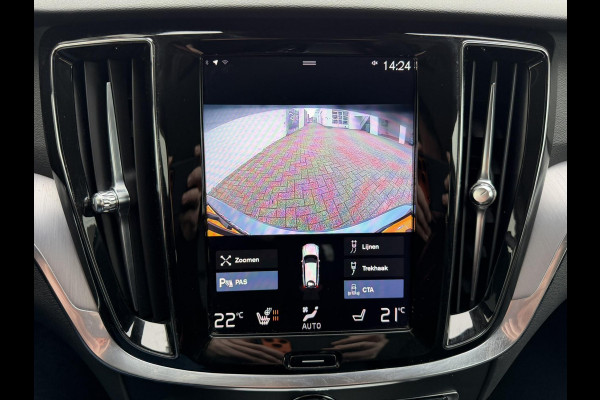 Volvo V60 2.0 T5 Aut. Stoelverwarming V+A Carplay Trekhaak Leder Cruise Camera Pdc Navi Led Elek. A-klep