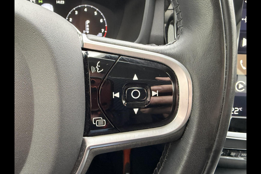 Volvo V60 2.0 T5 Aut. Stoelverwarming V+A Carplay Trekhaak Leder Cruise Camera Pdc Navi Led Elek. A-klep