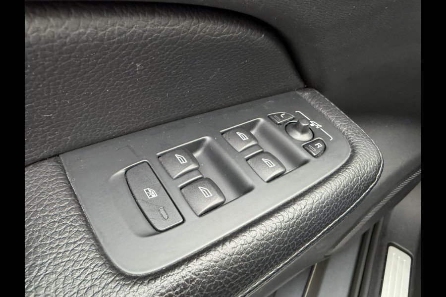 Volvo V60 2.0 T5 Aut. Stoelverwarming V+A Carplay Trekhaak Leder Cruise Camera Pdc Navi Led Elek. A-klep