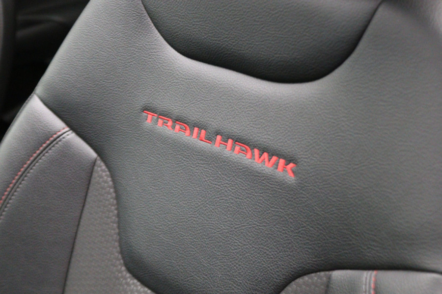 Jeep Compass 4xe 240 Plug-in Hybrid Electric Trailhawk Panoramadak, ACC, Camera, Apple Carplay, Virtual Cockpit, Climate, 17''