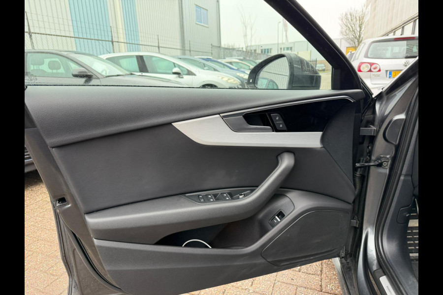 Audi A4 Limousine 35 TFSI Launch edition Sport automaat