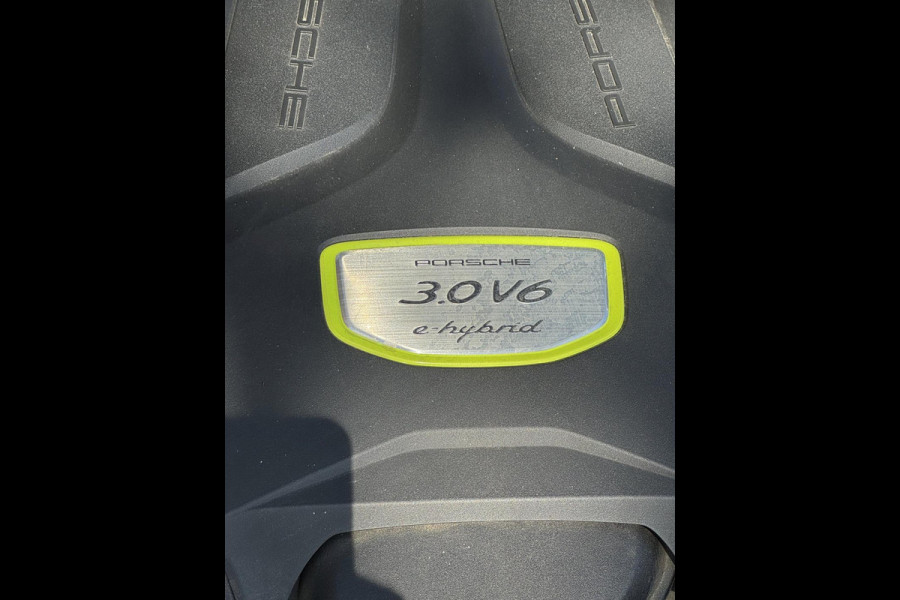 Porsche Cayenne 3.0 E-Hybrid SPORT - Panorama dak I Sport pakket I Leer I Airco I 21"Sport velgen I Black Trim I Nacht camera