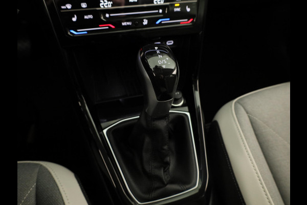 Volkswagen T-Cross 1.0 TSI Style 115PK DSG | Navigatie | Parkeercamera | 18"LM velgen | Matrix koplampen |