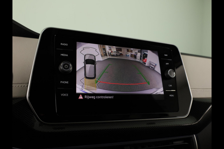 Volkswagen T-Cross 1.0 TSI Style 115PK DSG | Navigatie | Parkeercamera | 18"LM velgen | Matrix koplampen |