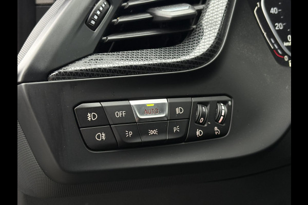 BMW 1-serie 118i High Executive Edition | Navi, PDC, Carplay/Android, Cruise, Stoelverw., Climate | Goed onderhouden |